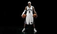 米兰体育-铁血公牛击溃独行侠，浓眉关键战展露杀手本色