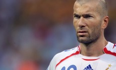 ac米兰下载-绿茵场险胜与乒乓台统治，当英格兰险胜法国，樊振东定义绝对控制