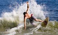 米兰体育-奥亚尔萨瓦尔一锤定音展巨星本色，克罗地亚硬仗磨砺险胜阿根廷