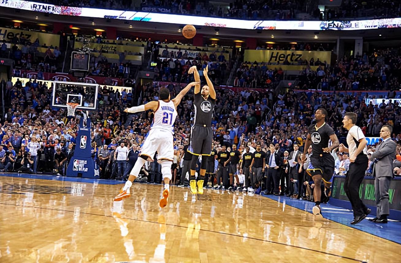 欧洲篮球比赛一触即发，精彩瞬间引人入胜