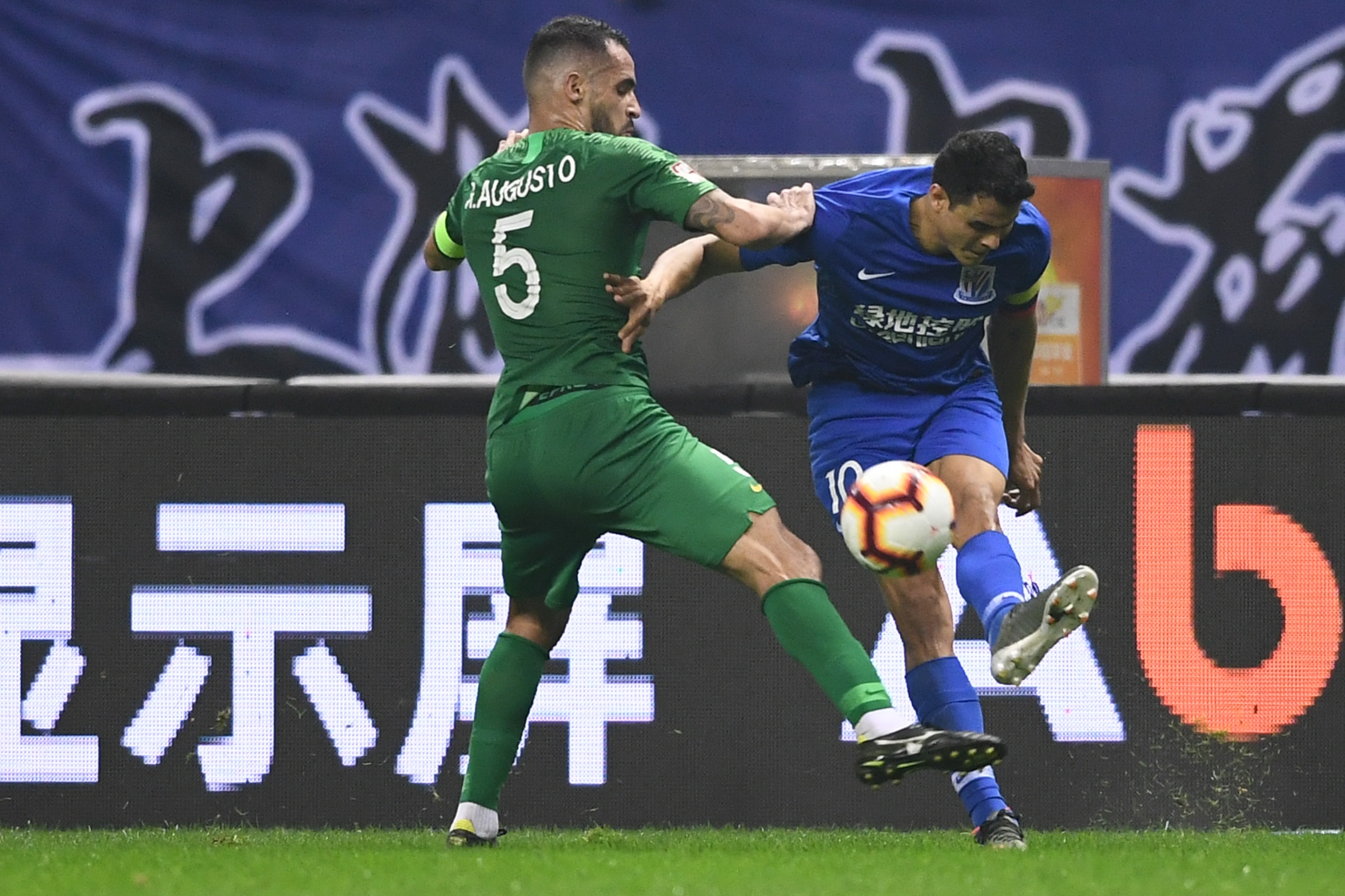 上港主场战平富力，奥斯卡神勇传球助球队获得一分