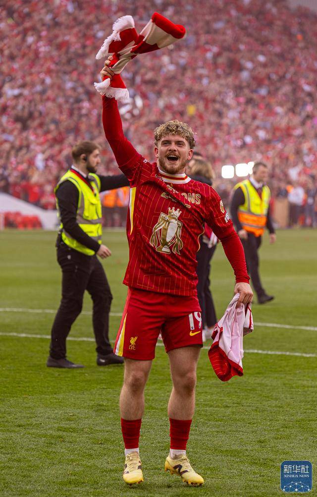利物浦球星获得英超最佳进球奖，庆祝精彩一刻的简单介绍