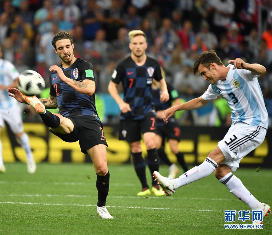 包含AC米兰碾压克罗地亚，阿圭罗统治全场的词条