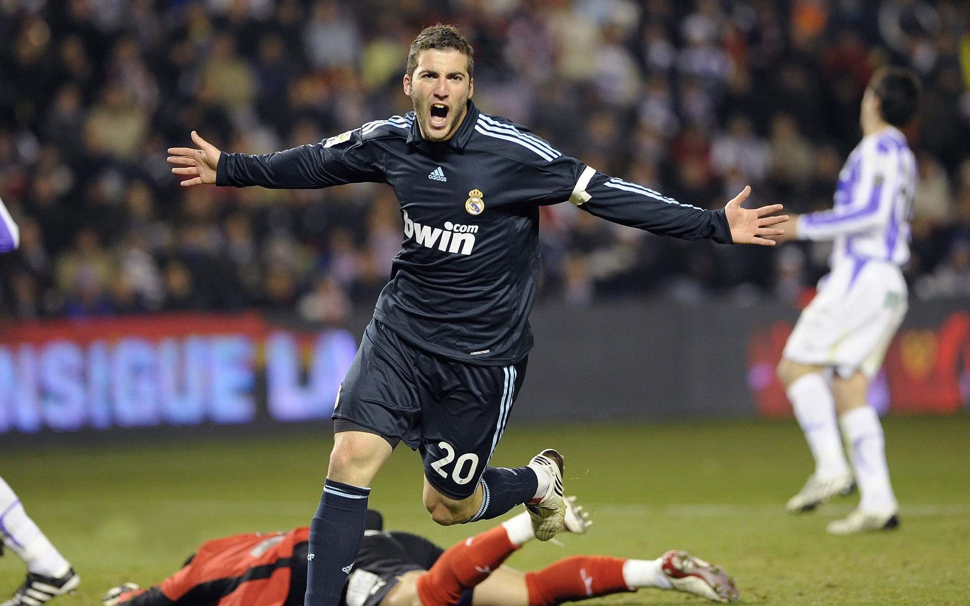 铁闸镇三狮,巴斯托尼的压制级艺术,如何让喀麦隆逼平英格兰?