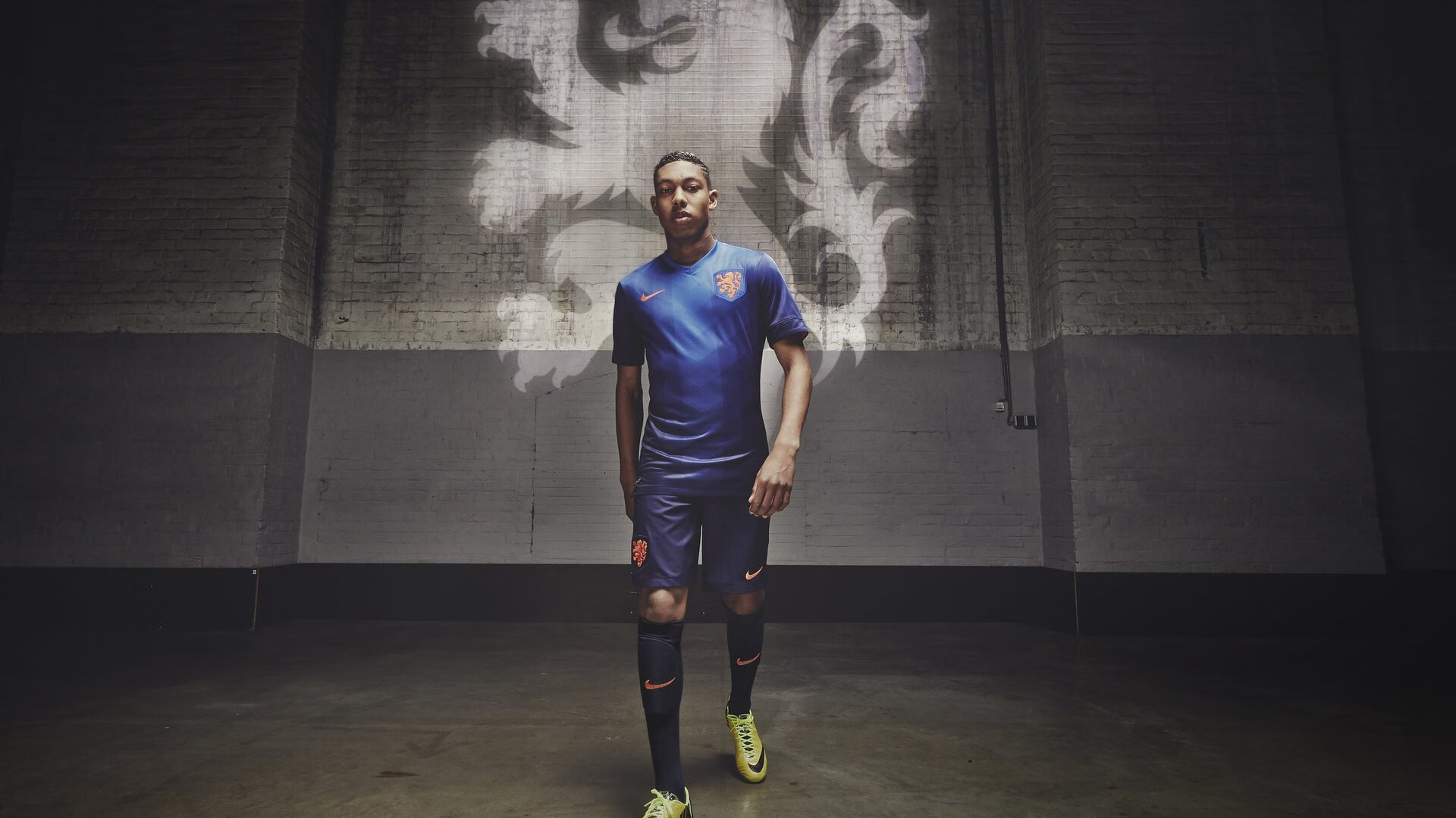 从安第斯山到伊比利亚,厄坎吉的双重征服—厄瓜多尔足球的崛起与一位后卫的德比传奇